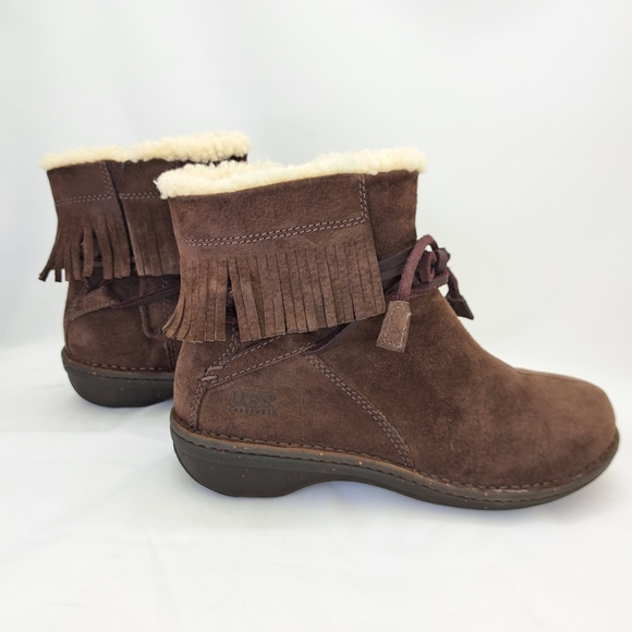 UGG Australia S/N 5749 Women's Suede Brown Leather Sheepskin Ankle Boots 9 - Picture 6 of 16